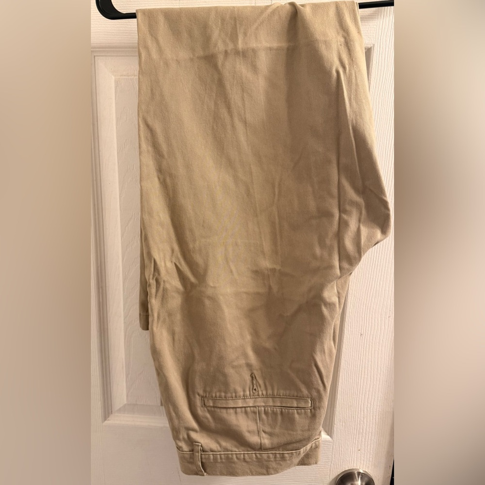 Tan men’s khaki pants size 38